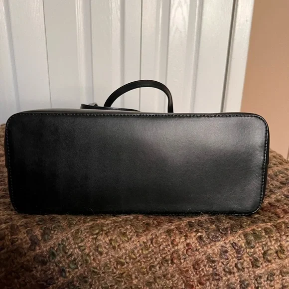 Classic Kate Spade Sawyer Bag - Picture 3 of 4